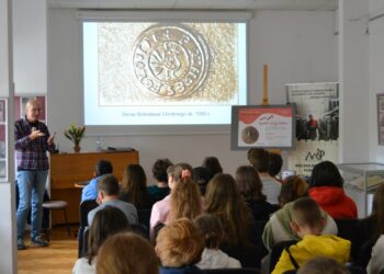 Tarnobrzeg. W bibliotece o symbolach narodowych RP