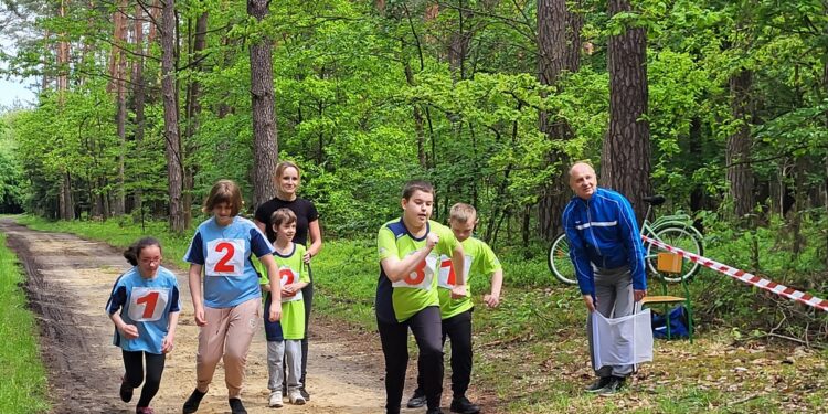 Grębów. Niepełnosprawni rywalizowali w biegach przełajowych