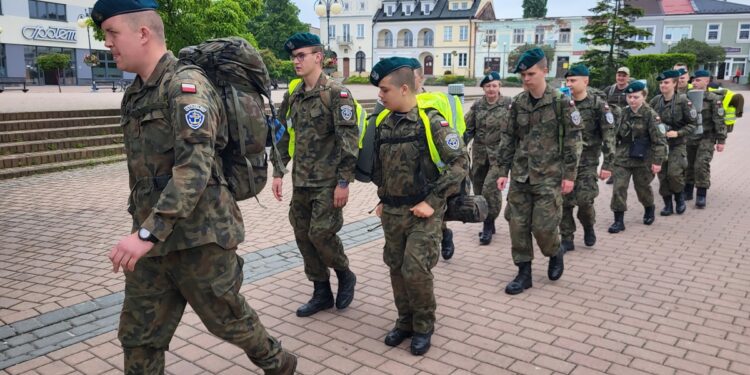 Tarnobrzeg. Idą uczcić legionistów walczących w Bitwie pod Konarami
