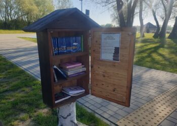 Tarnobrzeg. Poczytaj nad jeziorem.