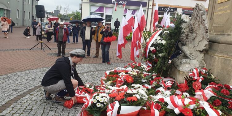 Tarnobrzeg. Świętowanie  w rocznicę uchwalenia Konstytucji 3 Maja.