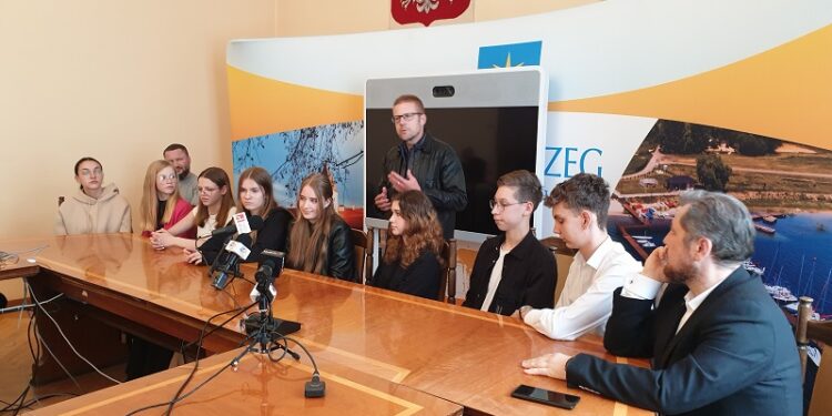 Tarnobrzeg. Uczniowie „Dziesiątki” nakręcili film.