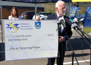 Tarnobrzeg. Pięć tysięcy euro z Francji przez Tarnobrzeg na Ukrainę.