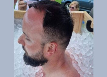 Tarnobrzeg. Tarnobrzeżanin chce spędzić w lodzie 4 godziny i pobić rekord Guinnessa