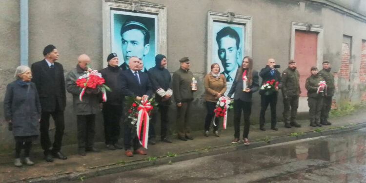 Stalowa Wola: Upamiętnili rocznicę obławy na KEDYW