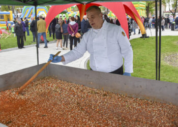 Stalowa Wola: Piknik Rodzinny ze słońcem i deszczem