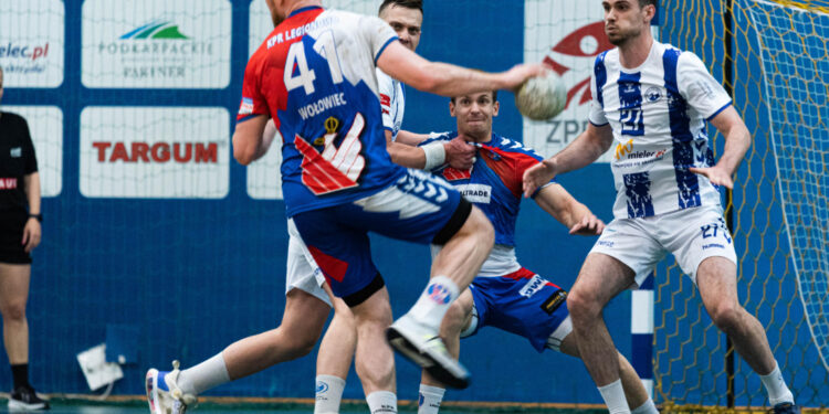 Żarówka: Po raz 14. Parada Konna w Żarówce.