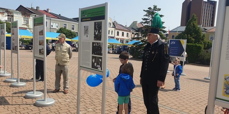 Tarnobrzeg. Wystawa plenerowa poświęcona Tarnobrzeskiemu Zagłębiu Siarkowemu.