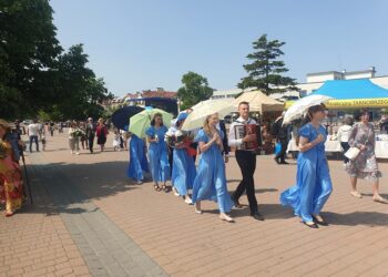 Tarnobrzeg. Urodziny miasta i rocznica odkrycia złóż siarki. Świętowanie na Placu Bartosza Głowackiego.