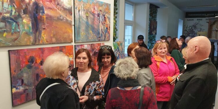 Tarnobrzeg. Wystawa malarstwa Marty Lipowskiej – „Światło”.