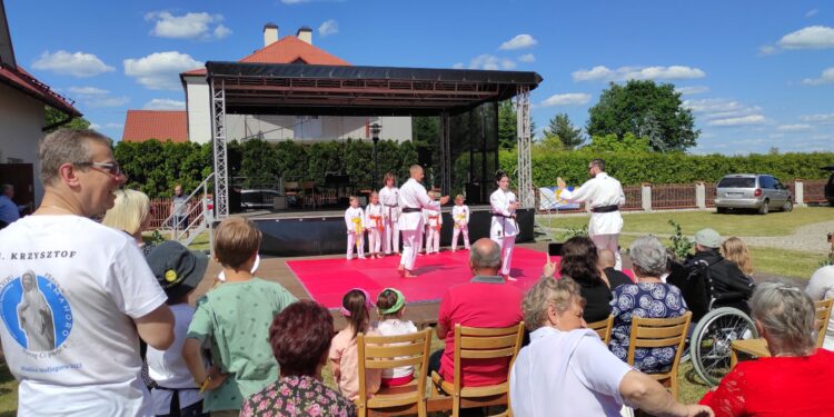 Rzochów: Festyn parafialny