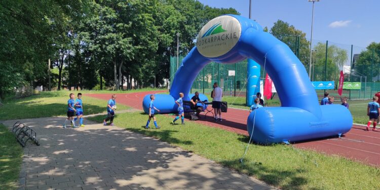 Mielec: Piłkarsko powitali lato…