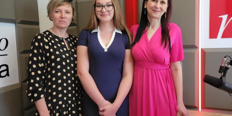 Staszów: Aktywna młodzież ZSE realizuje projekty dla młodzieży.