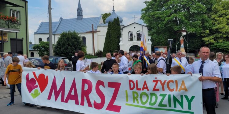 Koprzywnica: II Marsz dla Życia i Rodziny.