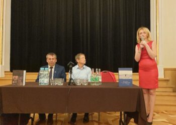 Tarnobrzeg. Debata na temat zbrodni ludobójstwa.