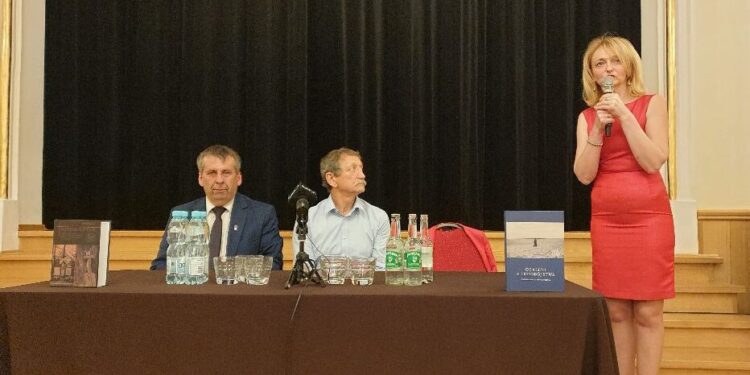 Tarnobrzeg. Debata na temat zbrodni ludobójstwa.