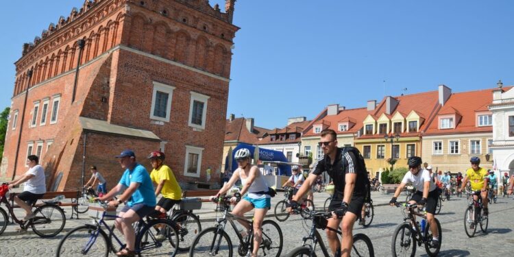 Sandomierz, Karwów: XIV Sandomierski Rajd Papieski.