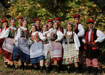 Mielec: „Zauroczeni Sądecczyzną” – zakup strojów Lachów Sądeckich