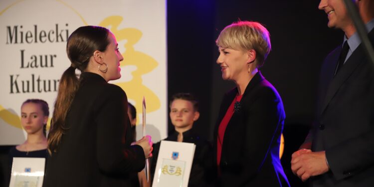 Nisko: Mural oraz wystawa poświęcone Marii Mireckiej Loryś