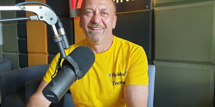 Tarnobrzeg, powiat tarnobrzeski. Tegoroczne zbiory miodu lipowego zapowiadają się dobrze.