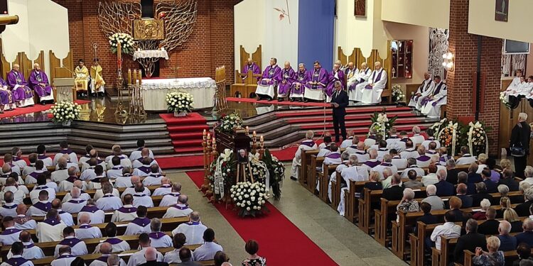 Mielec: Ostatnie pożegnanie śp. ks. Prałata Kazimierza Czesaka