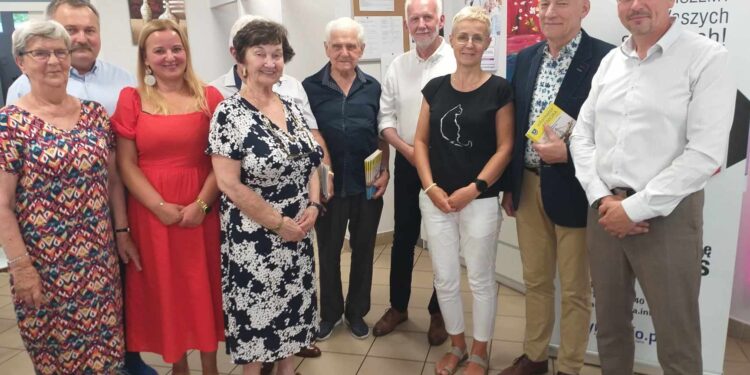 Tarnobrzeg. Informator Seniora poświęcony rocznicy odkrycia złóż siarki.