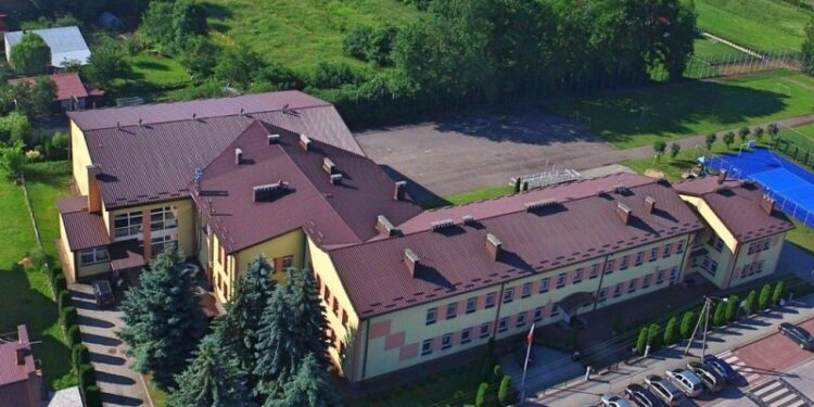 Radomyśl Wielki: Z sali gimnastycznej na salę widowiskową…