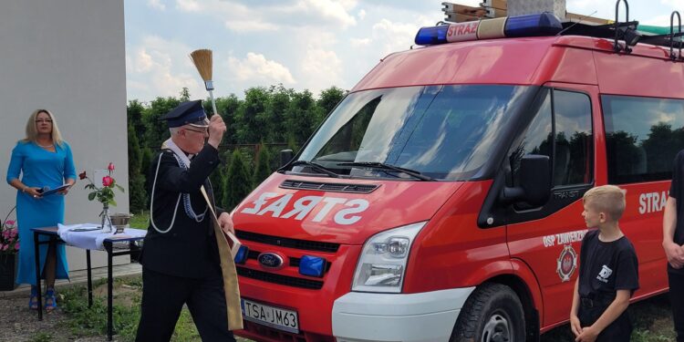Zawierzbie: OSP ma nowy garaż i samochód.