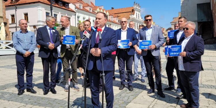 Sandomierz: Miliony na inwestycje z Rządowego Funduszu Rozwoju Dróg.