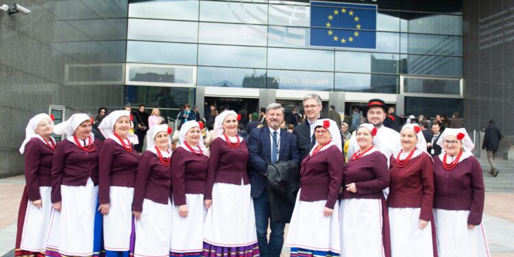 Gorzyczany, Samborzec: Zespół „Gorzyczany” gościł w Brukseli.