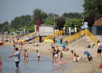 Tarnobrzeg, region.  Śmiertelnie niebezpieczne skoki na głowę do wody.