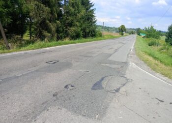 Krzeszów, Koziarnia: Jest umowa na budowę ciągu pieszo – rowerowego przy DW 863