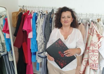 Tarnobrzeg. Opracują konstrukcję oraz wykrój kobiecego stroju lasowiackiego.