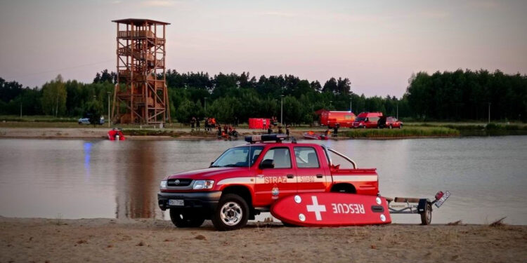 Nisko: Trwają poszukiwania młodego mężczyzny na zalewie Podwolina