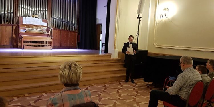 Tarnobrzeg. Koncert inaugurujący Festiwal Muzyki Organowej i Kameralnej.