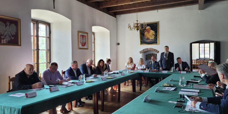 Sandomierz: Kontrowersyjny wniosek wycofany z obrad sesji.