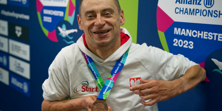Sport. Pływanie. Jacek Czech z brązem na mistrzostwach Świata w Manchesterze