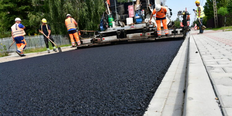 Dębica: Nowa nawierzchnia na Mościckiego