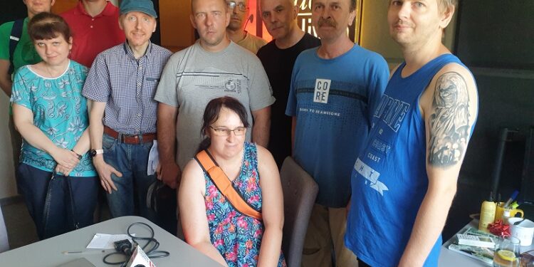 Tarnobrzeg. Uczestnicy ŚDS z wizytą w Radiu Leliwa.