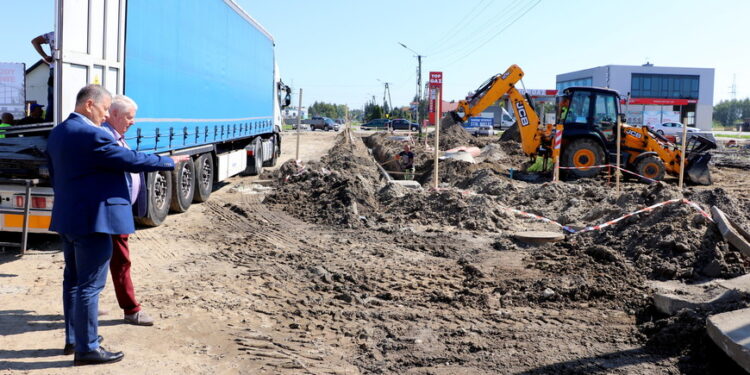 Mielec: Trwa budowa ronda w Woli Mieleckiej