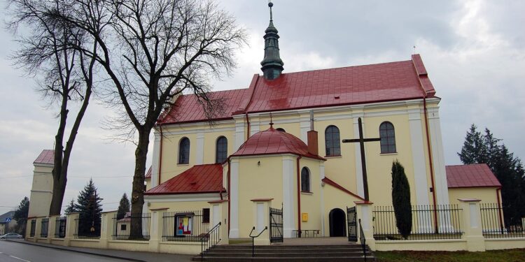 Czermin: Prace remontowe przy zabytkowym kościele