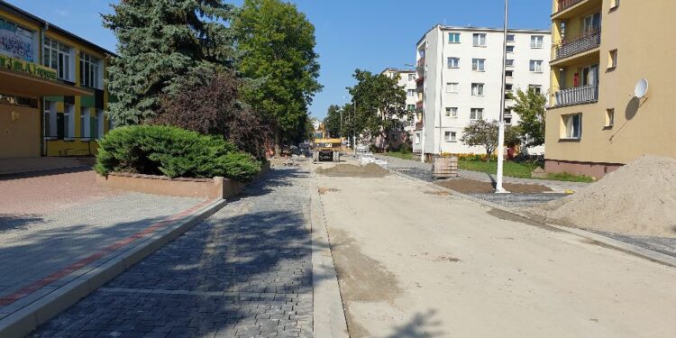 Tarnobrzeg. Modernizacja dróg sąsiadujących ze szkołami.