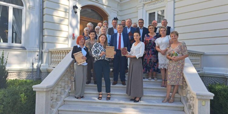 Łoniów: „Narodowe Czytanie” w dziewiętnastowiecznym pałacu.