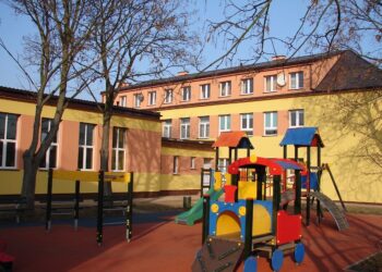 Staszów. Szkoła w Kurozwękach zostanie rozbudowana