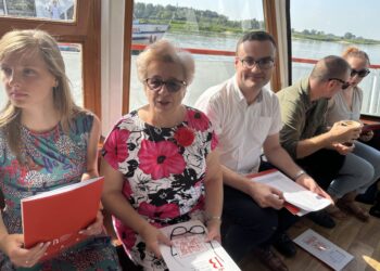 Sandomierz: Klasyka literatury na statku.