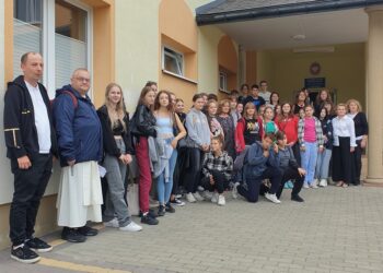 Tarnobrzeg. Młodzi ludzie pielgrzymowali do Matki Kolumby Białeckiej