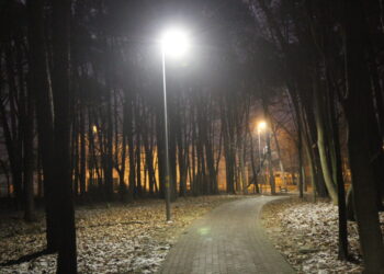 Mielec: Będzie bezpieczniej – latarnie uliczne poświecą dłużej