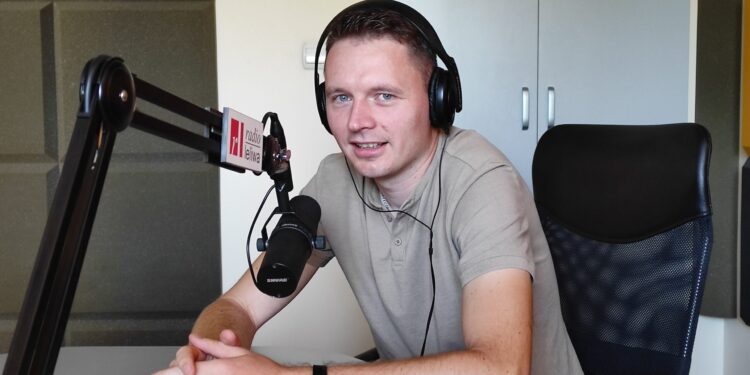 Kamil Pezda – autor piosenki „nieMarkowana miłość”.