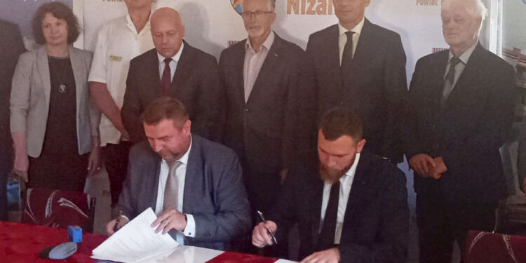 Nisko: Umowa na ostatnią fazę rozbudowy szpitala podpisana