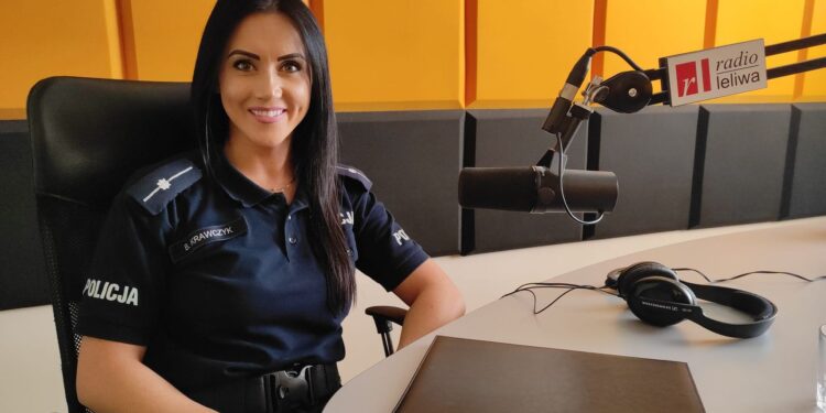 Bernadetta  Krawczyk z Komendy Powiatowej Policji w Mielcu